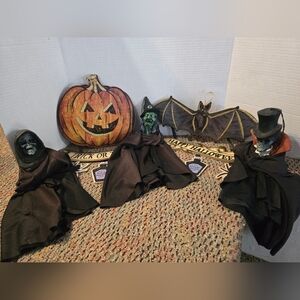 LOT of 5 Halloween Hanging Decorations Wood Boards Witch Skeletons Pumpkin Bat